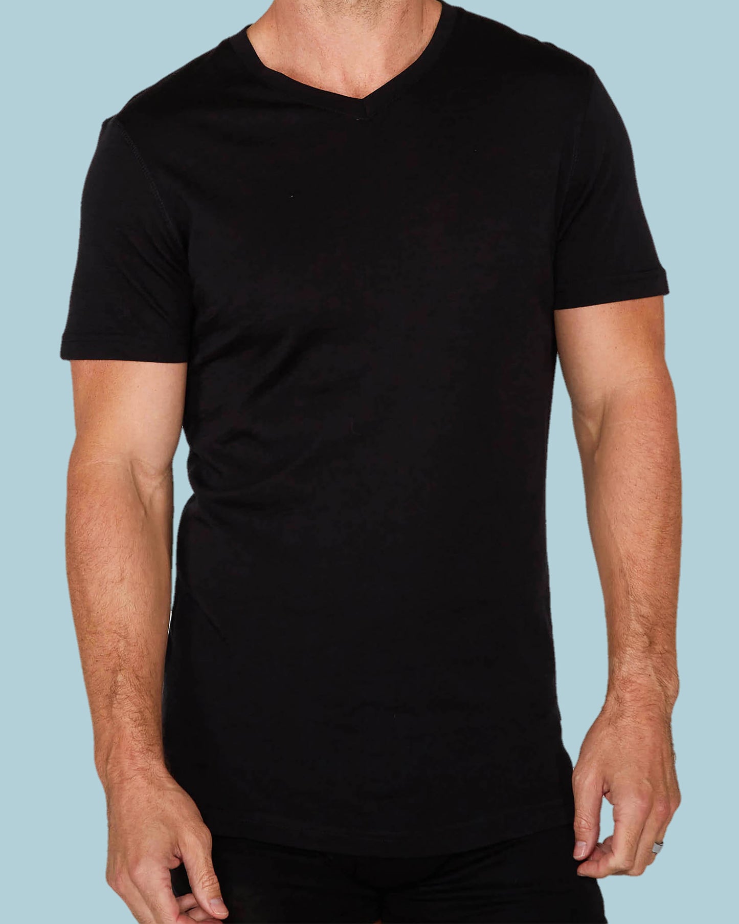 INVICTUS SS V-NECK BLACK